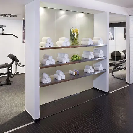 Innside By Melia Seestern