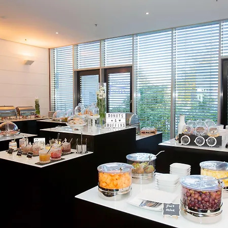 Innside By Melia Seestern