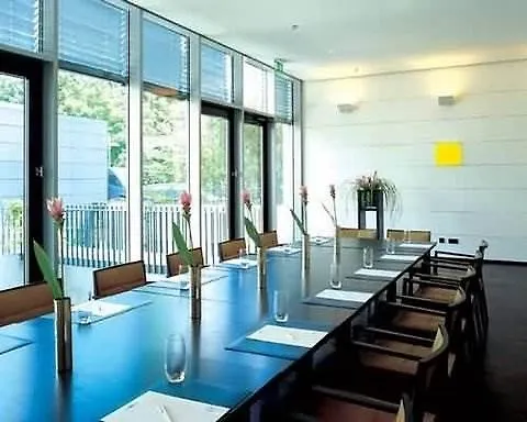 Innside By Melia Seestern